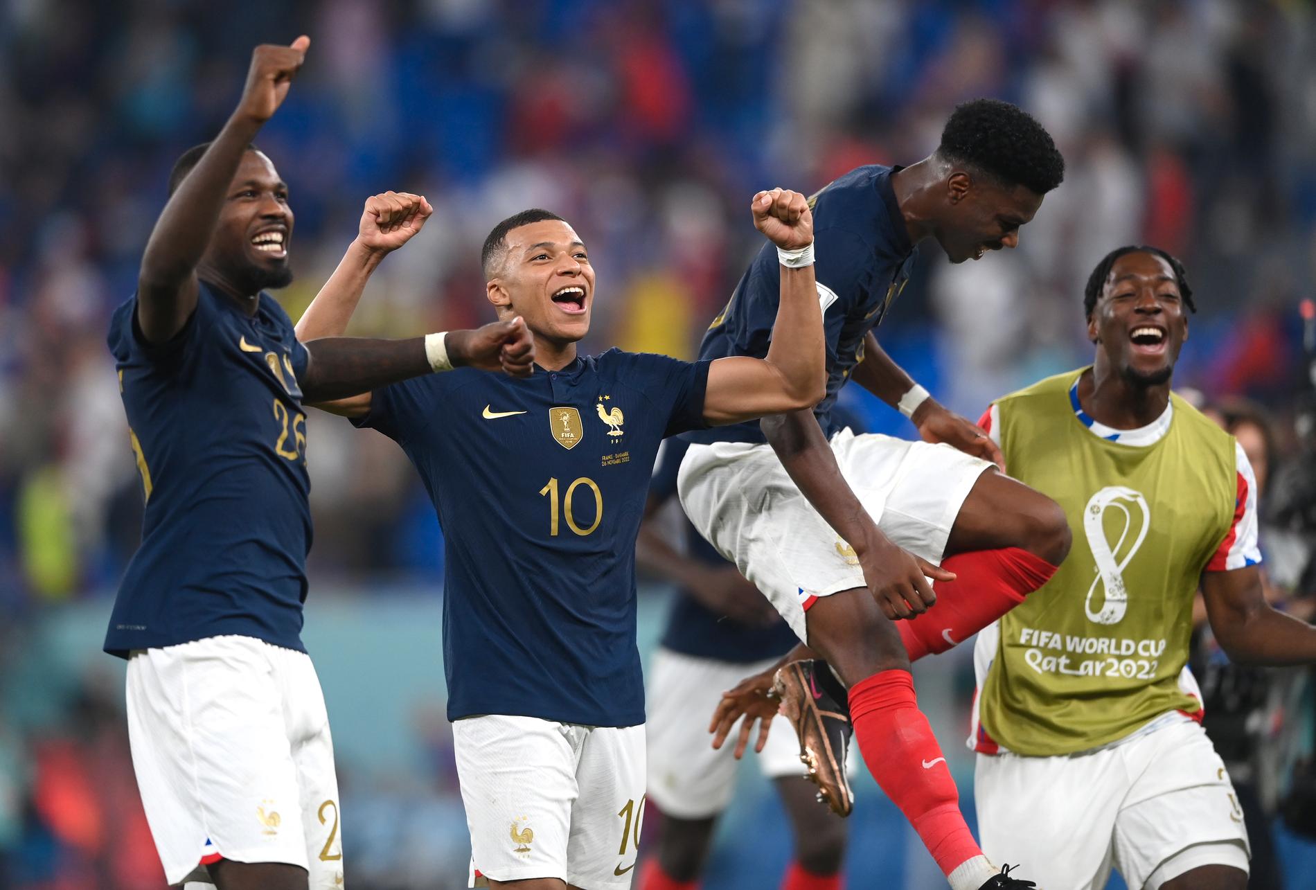 Kylian Mbappé och Frankrike är klart för åttondelsfinal i fotbolls-VM.