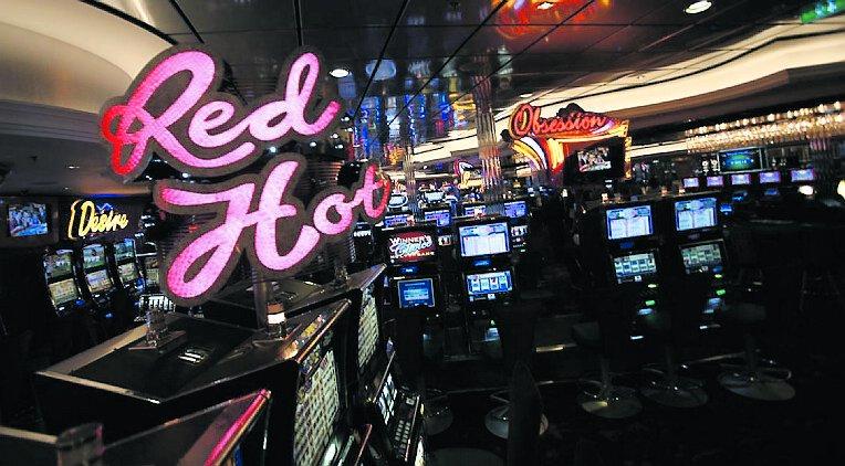SPELFEBER Casinot ombord har en yta på 1 400 kvadratmeter och 475 spelmaskiner.