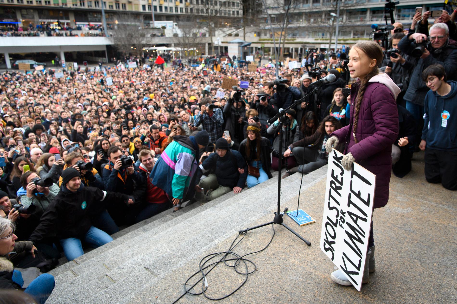 "Det här är bara början, det kan jag garantera", sade Greta Thunberg när hon talade till demonstranterna i Lausanne.