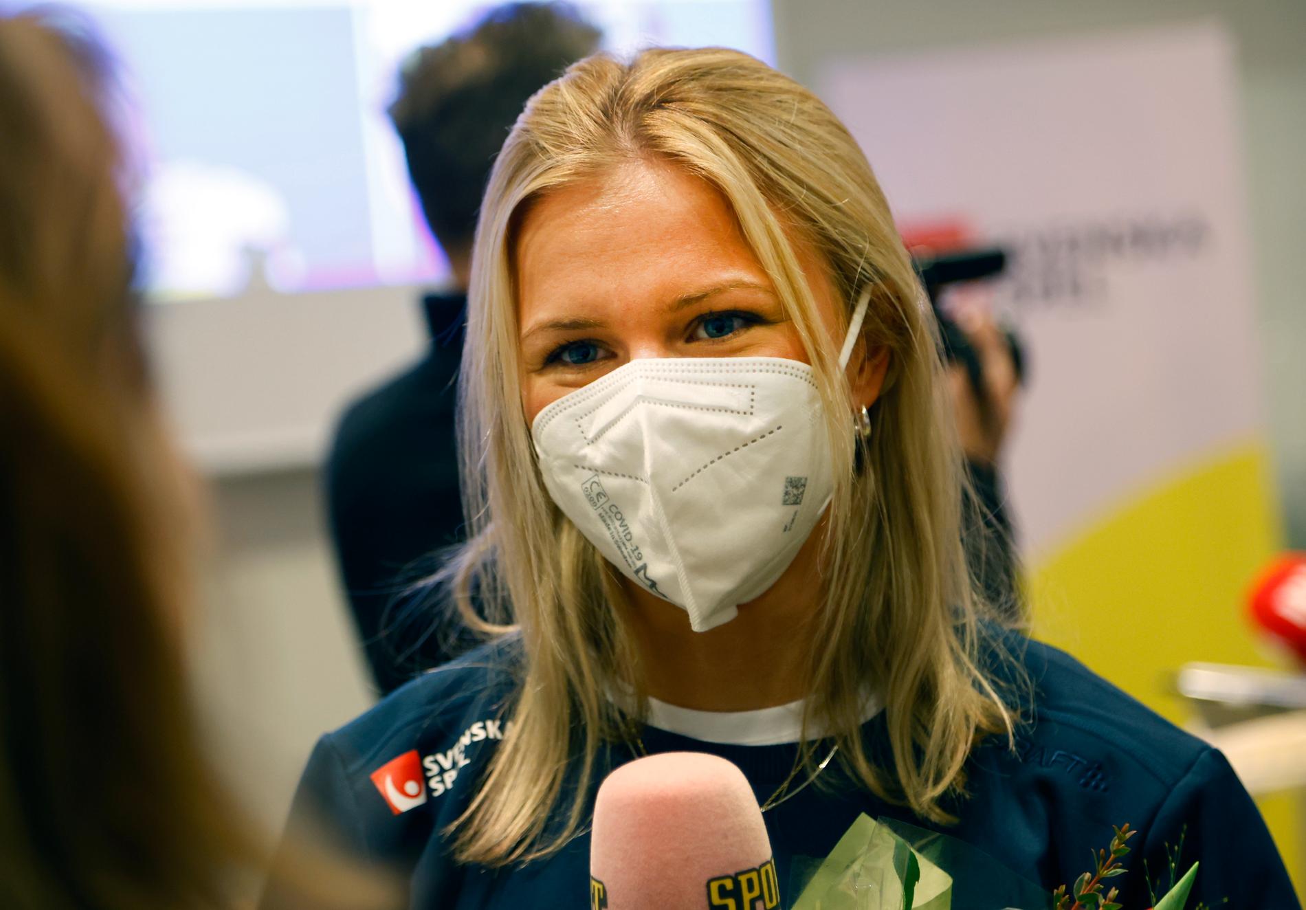 Frida Karlsson har landat i Sverige efter skid-VM.