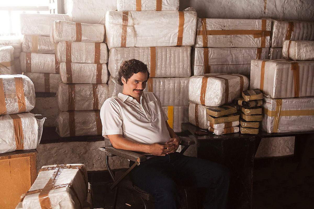 Wagner Moura som Pablo Escobar i ”Narcos” - och knarkkungen i verkligheten. Escobar sköts till döds 1993.