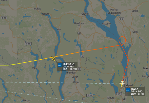 Ett SAS-plan på väg från Oslo till Bergen fick vända efter problem med planets landningshjul.
