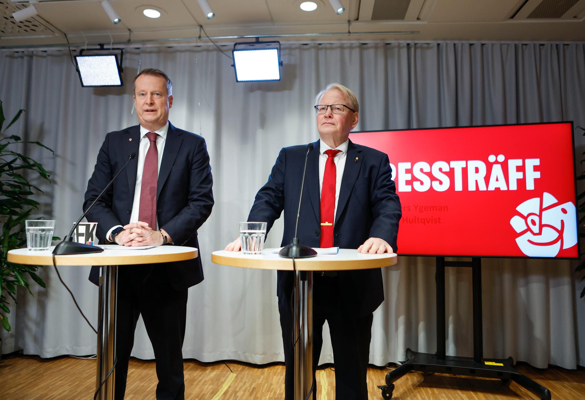 Anders Ygeman och Peter Hultqvist på pressträffen. 