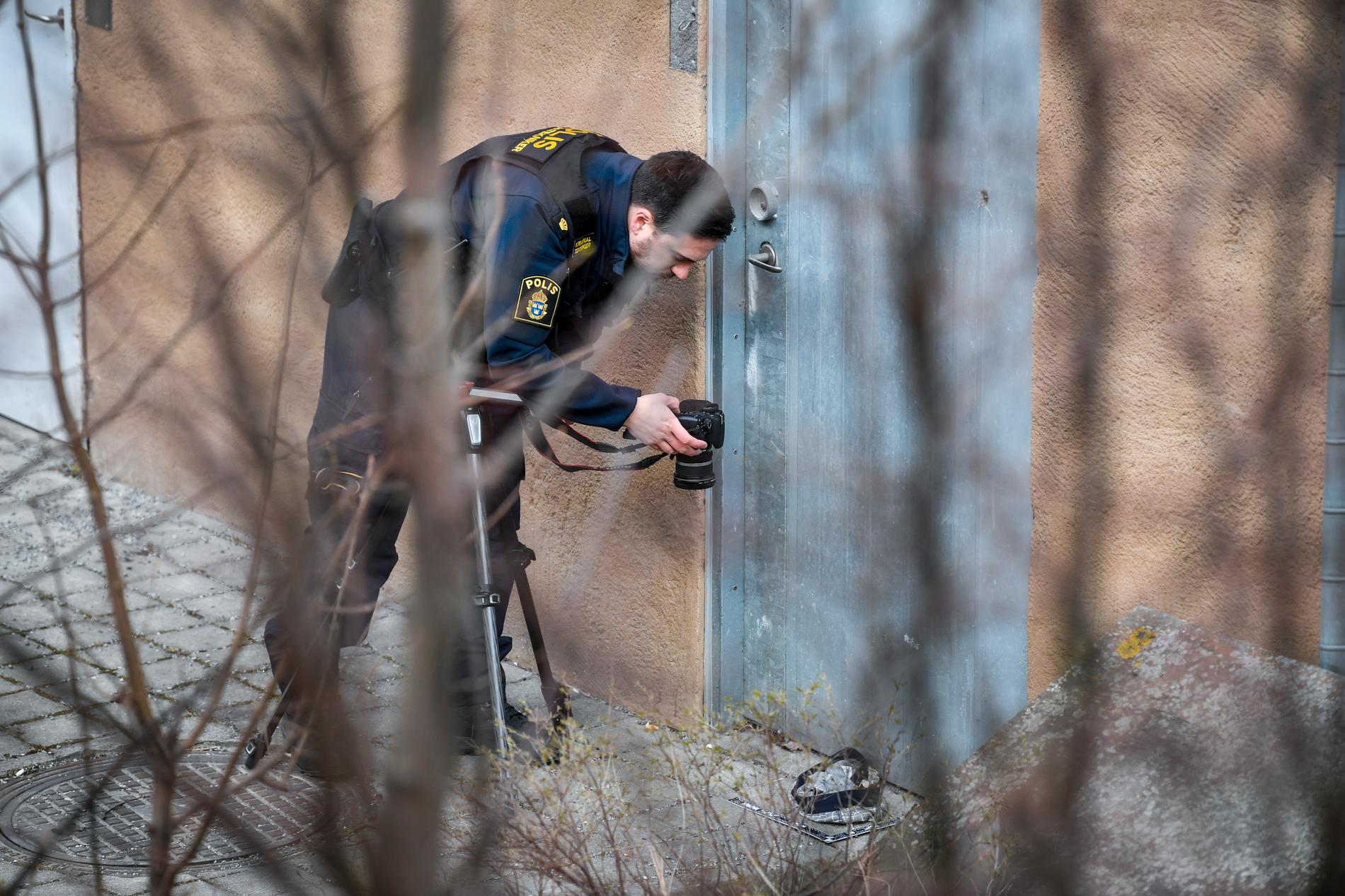 De döda männen hittades i ett källarutrymme i Sätra den 11 april 2019. Arkivbild.