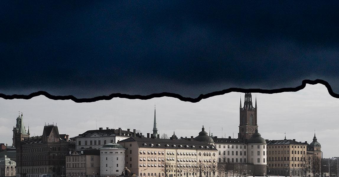 Det mörka molntäcket över Sverige beror på ett högtryck från Ryssland. Bilden är ett montage.