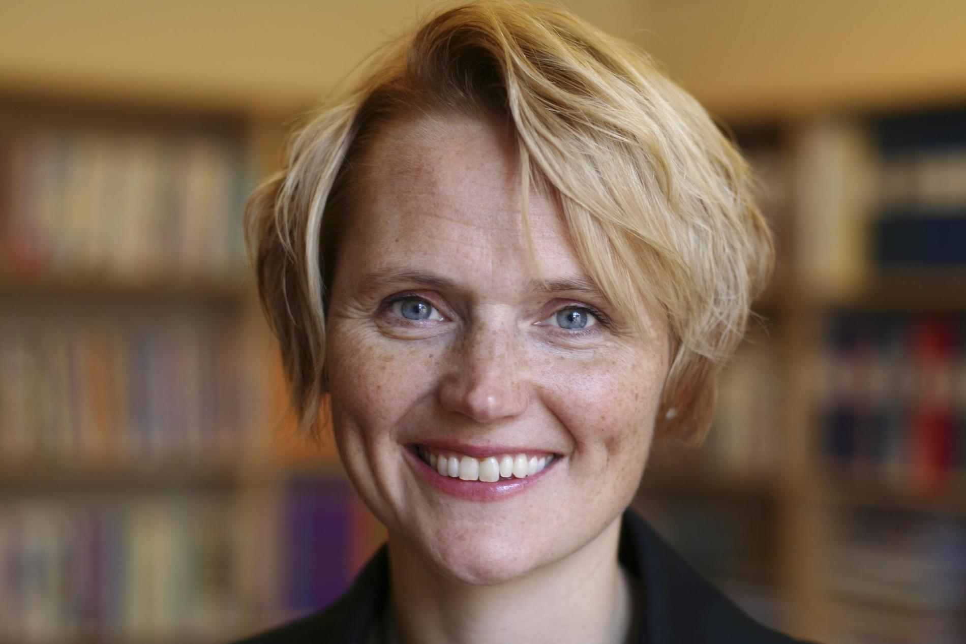 Anna Karin Hatt, (c) IT- och Regionminister (bitr Näringsminister).