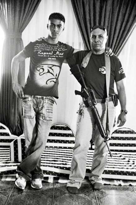 "Trackers" är en serie om 85 bilder, tagna av fotografen Ahlam Shibli. De skildrar de arabiska militära spanare som utför de farligaste arbetena i den israeliska armén. Courtesy AHLAM SHIBLI och SOMMER CONTEMPORARY ART, TEL AVIV