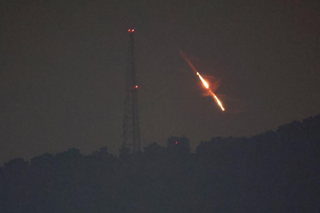 Drönare eller missil avfyrade mot mål i norra Israel på söndagsnatten.