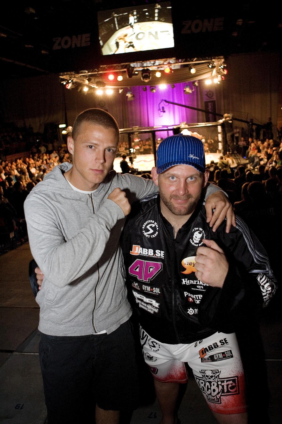 Taggar till På måndag möter Ragnar Sigurdsson och hans IFK Göteborg Gais – i går laddade han upp med att vara sekond till MMA-segraren Eddy Bengtsson.