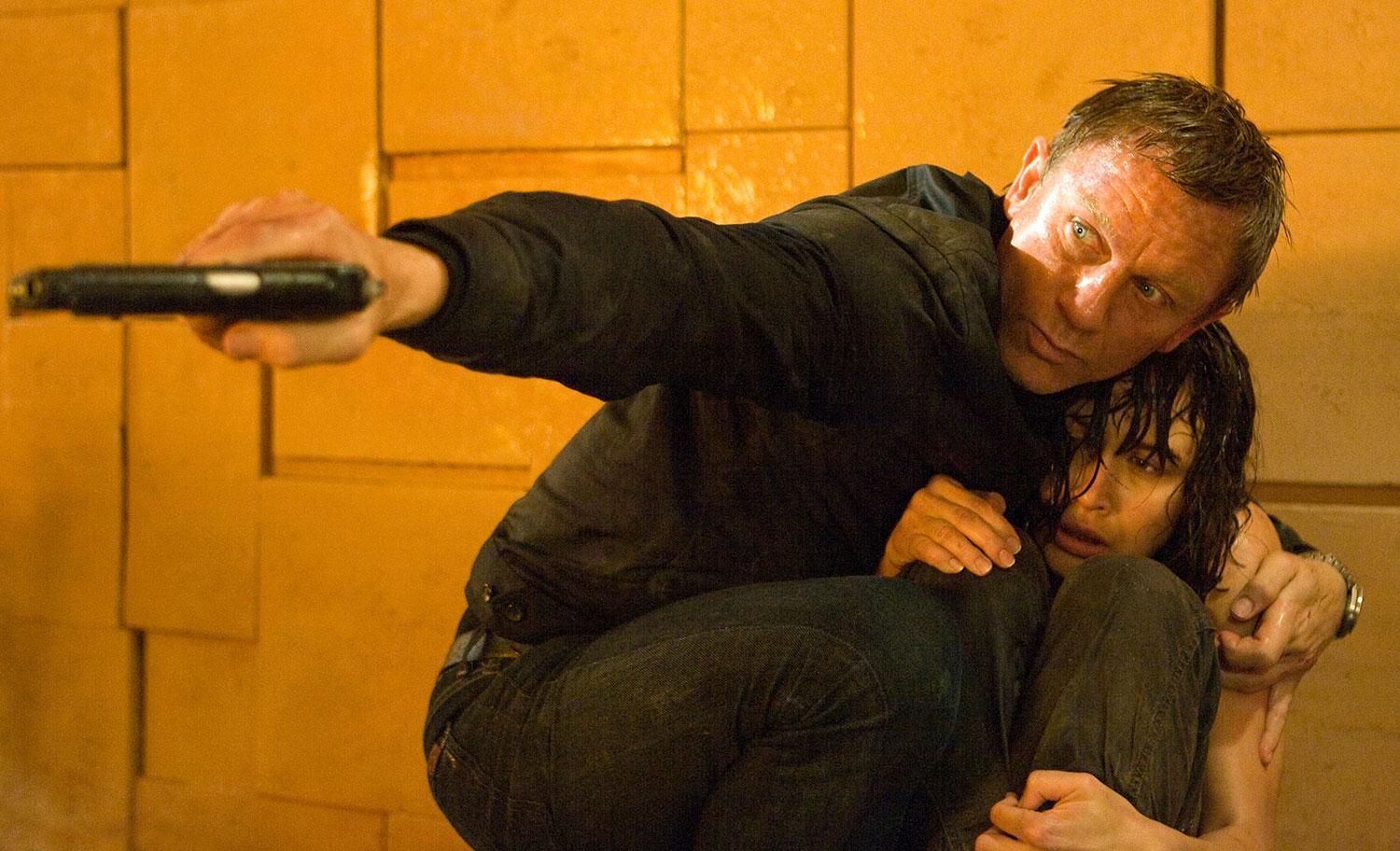 Nuvarande Bond, Daniel Craig, i ”Quantum of Solace” med Olga Kurylenko.