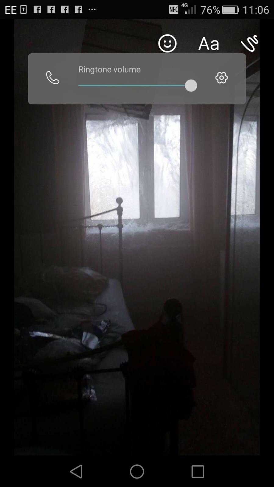 Det var nya fönster i huset men röken välde ändå in i lägenheten. 