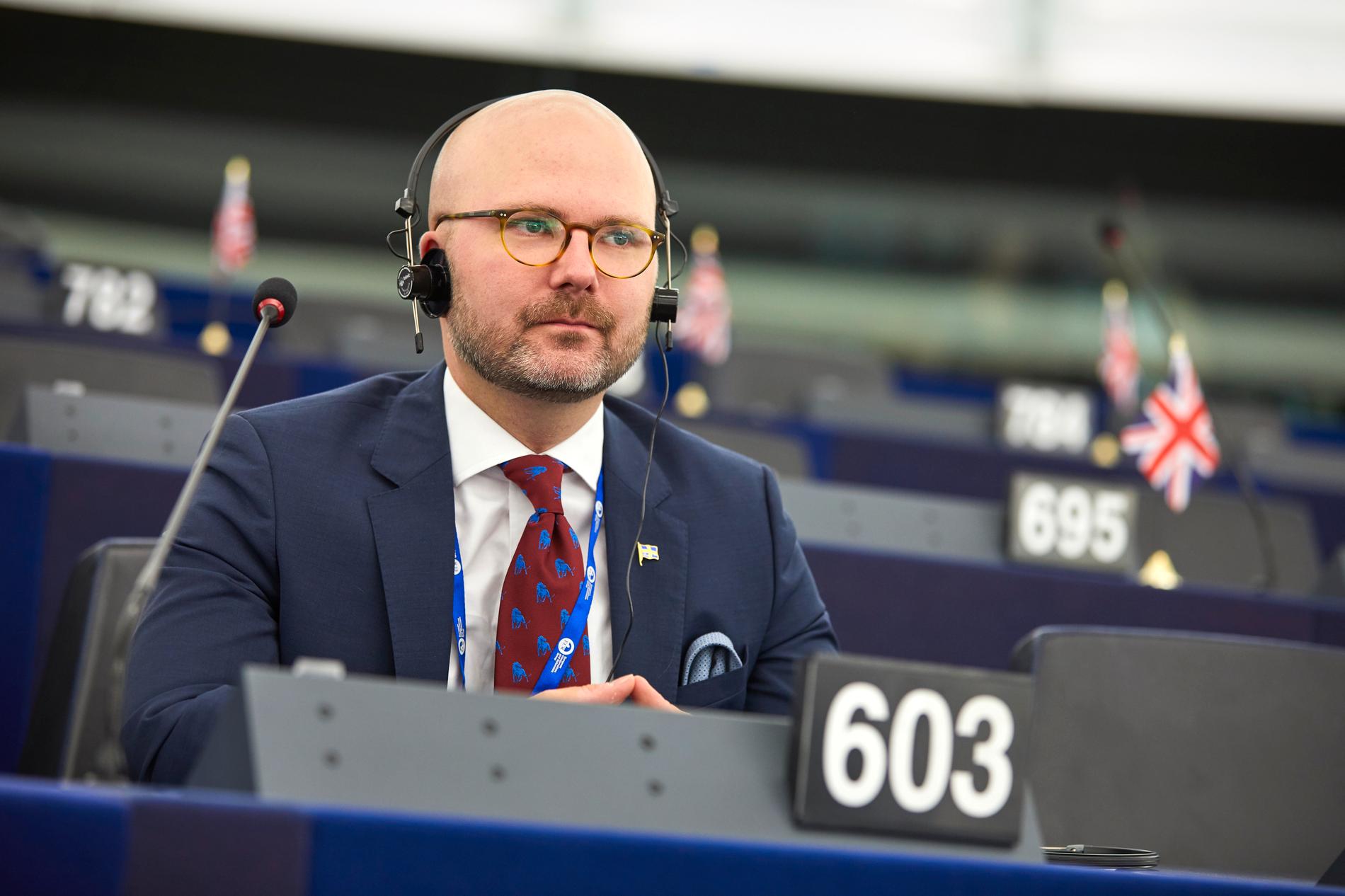 Sverigedemokraten Charlie Weimers i EU-parlamentet.