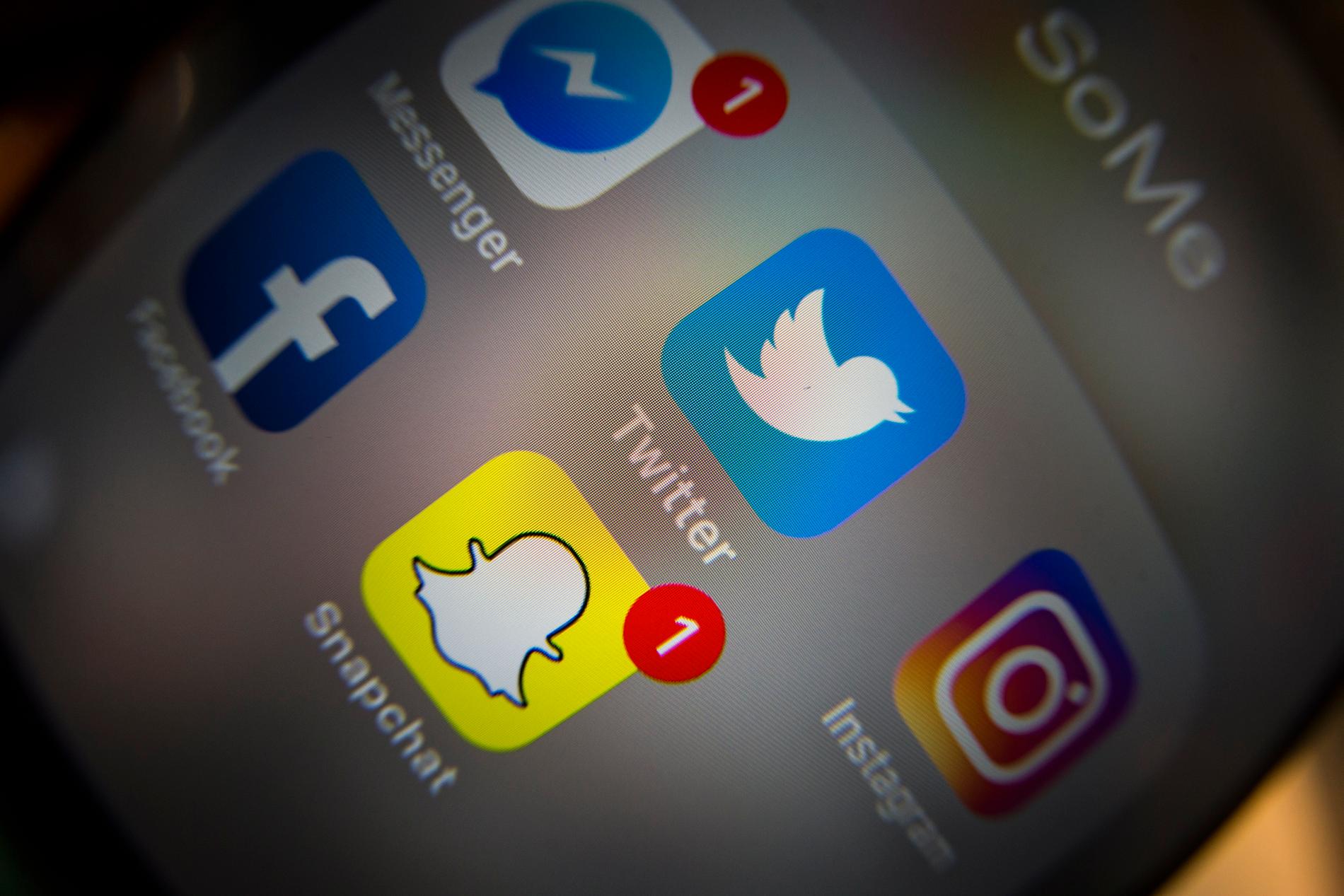 Messenger, Twitter, Instagram, Facebook och Snapchat – det finns många plattformar för partierna att välja mellan. Arkivbild.