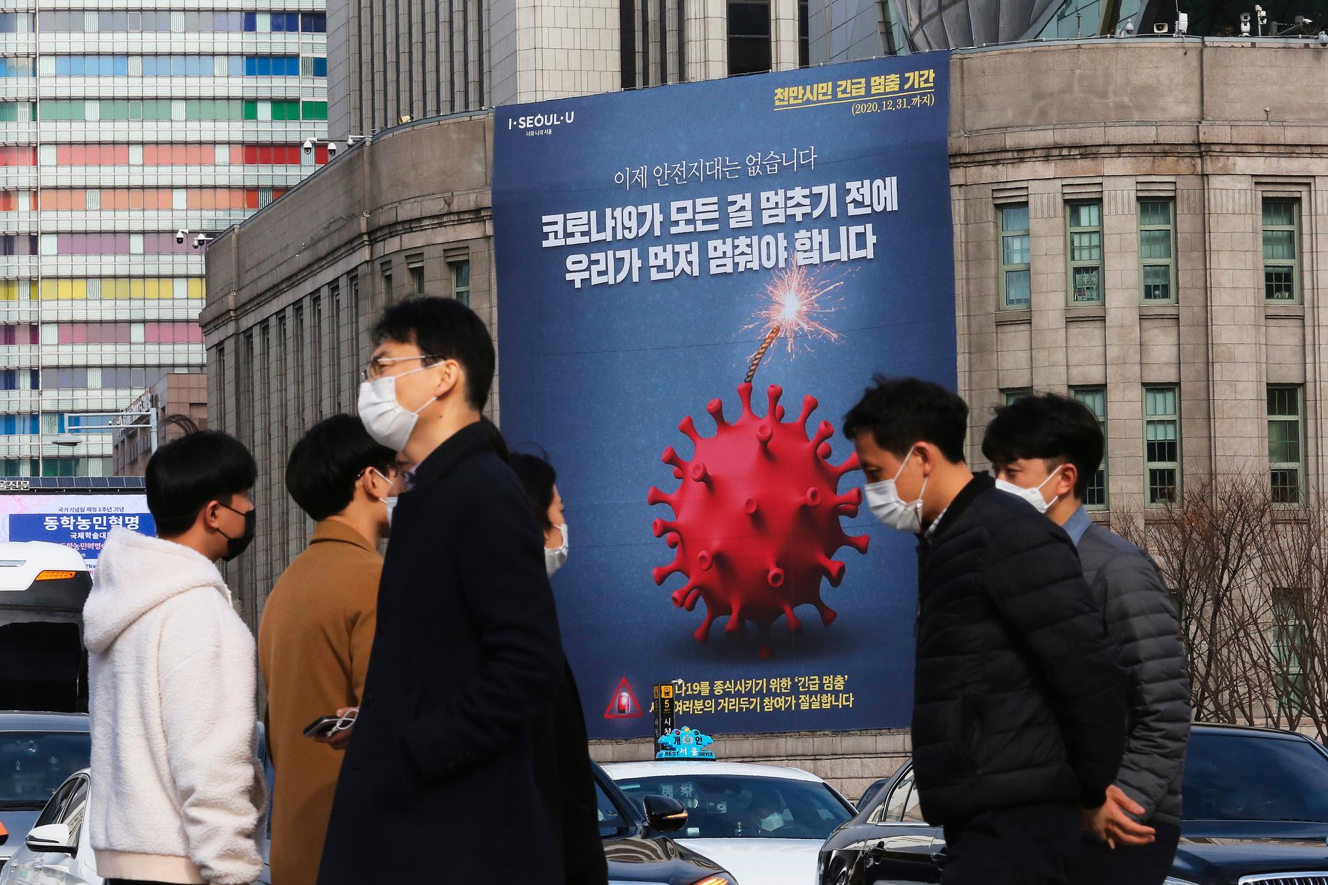 Restriktionerna har skärpts i Sydkorea sedan antalet nya covidsmittade återigen har nått samma nivåer som i våras.