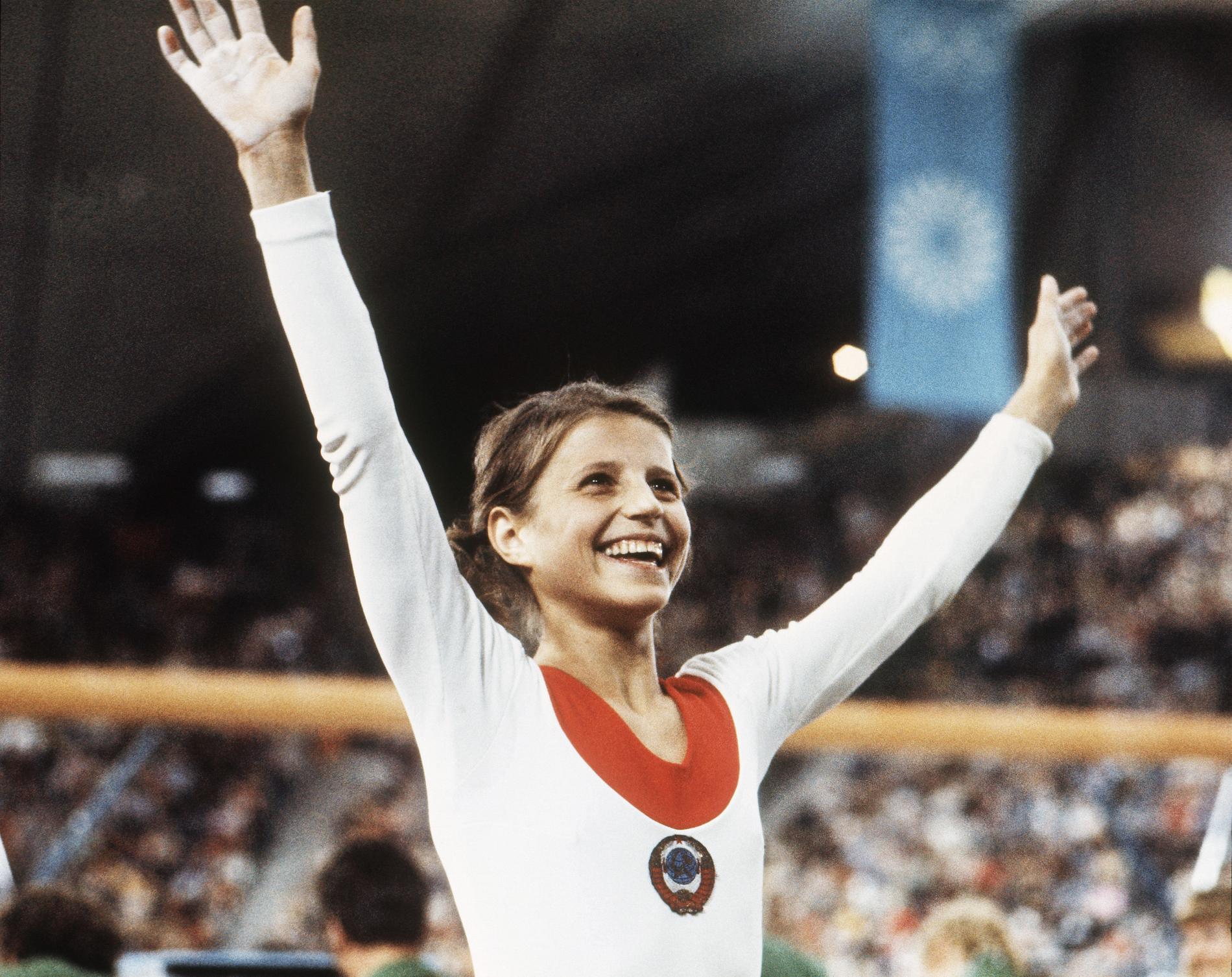 Korbut jublar efter att ha säkrat ett av sina OS-guld i München 1972. 