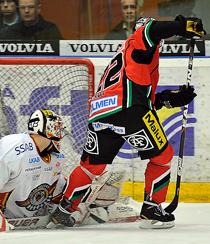 Anders Nilsson stoppar Nagys straff.