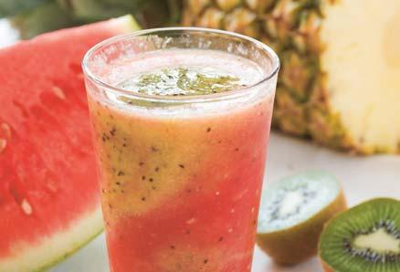Ett läskande glas med ananas, kiwi och vattenmelon i en härlig mix.