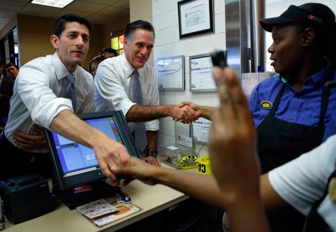 Vicepresidentkandidaten Paul Ryan och presidentkandidaten Mitt Romney på besök på Wendys.