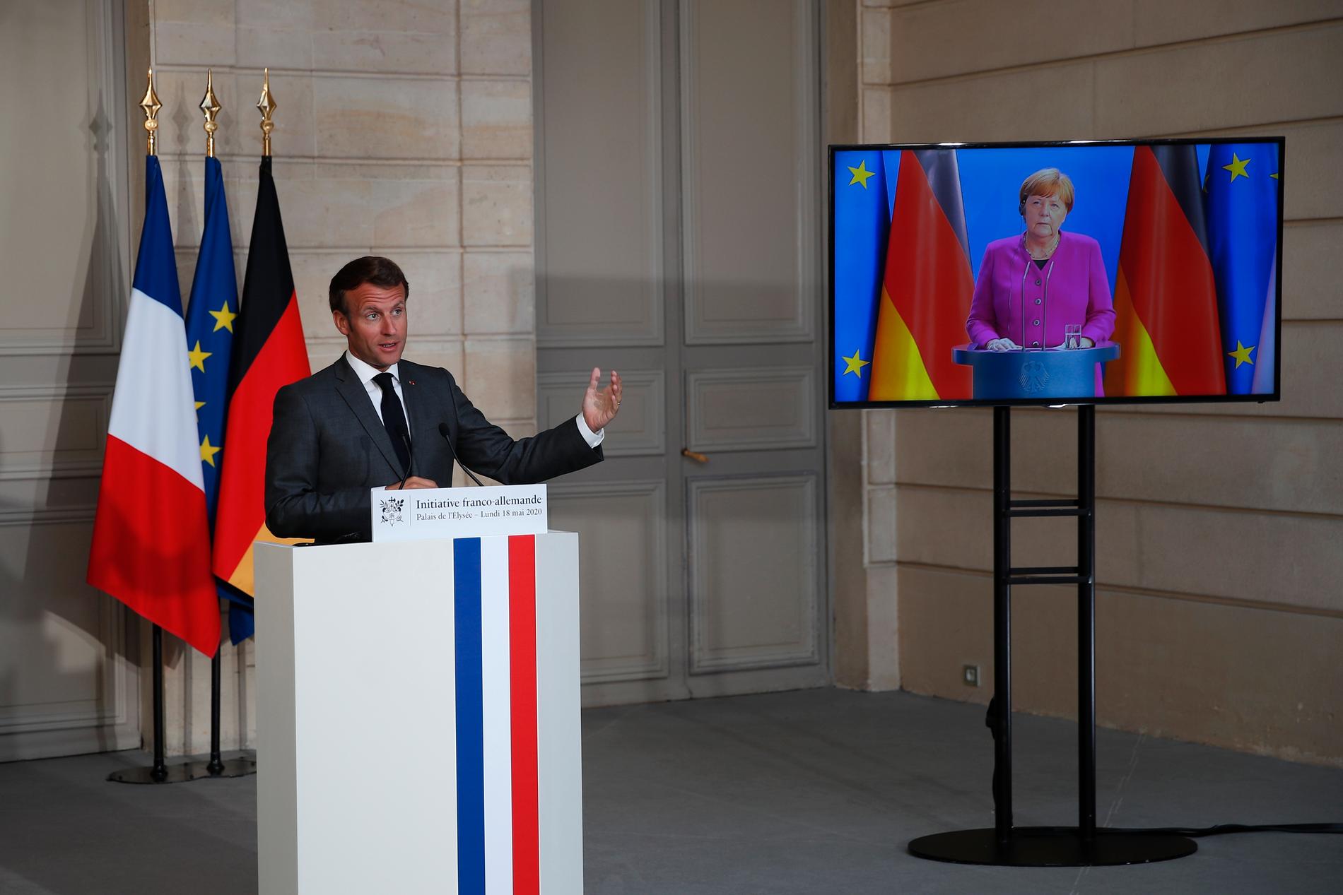 Gemensam presskonferens med Frankrikes president Emmanuel Macron i Paris och Tysklands förbundskansler Angela Merkel – via videolänk från Berlin.