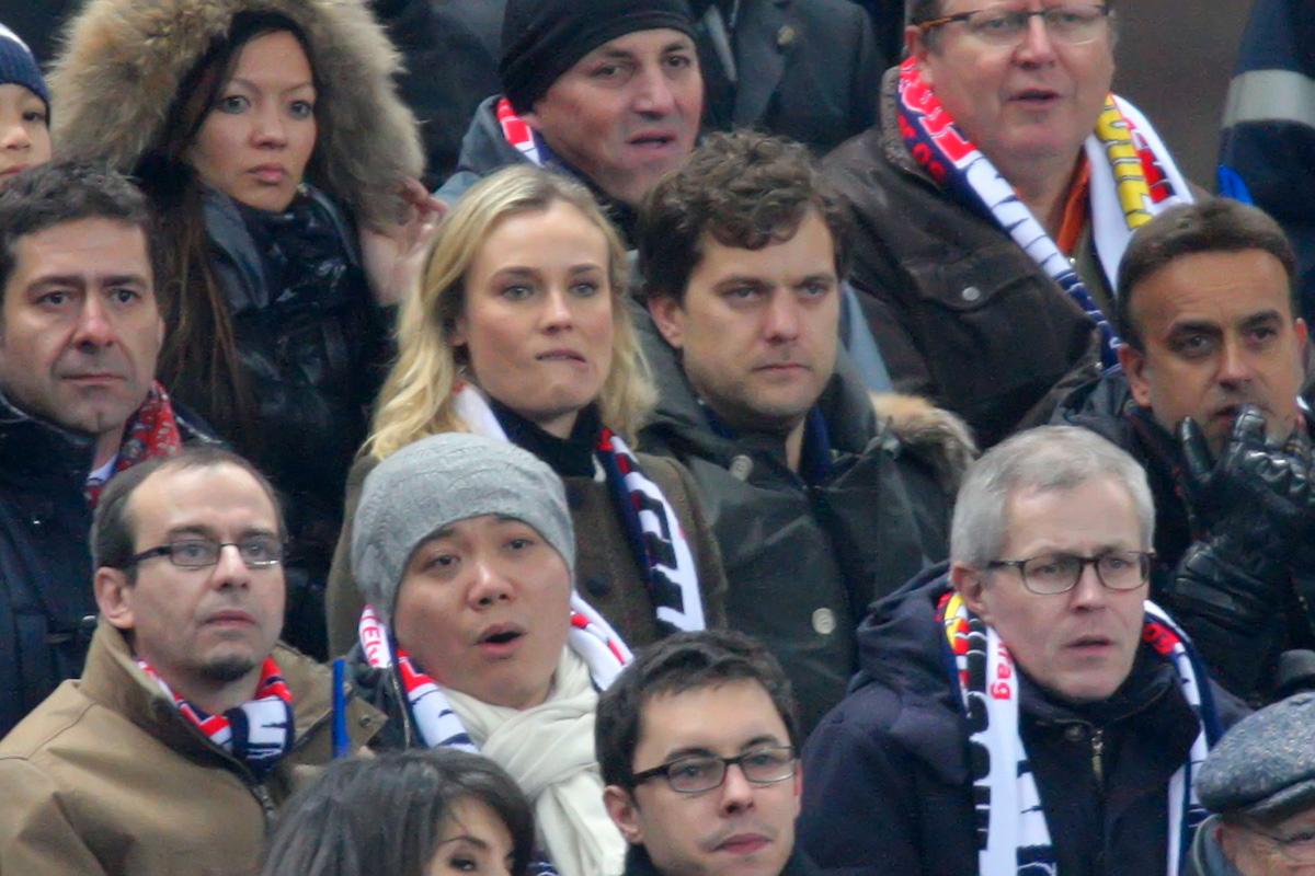 Diane Kruger och kärleken Joshua Jackson befinner sig i Paris för att heja fram Tyskland (Dianes hemland) i matchen mot Frankrike.