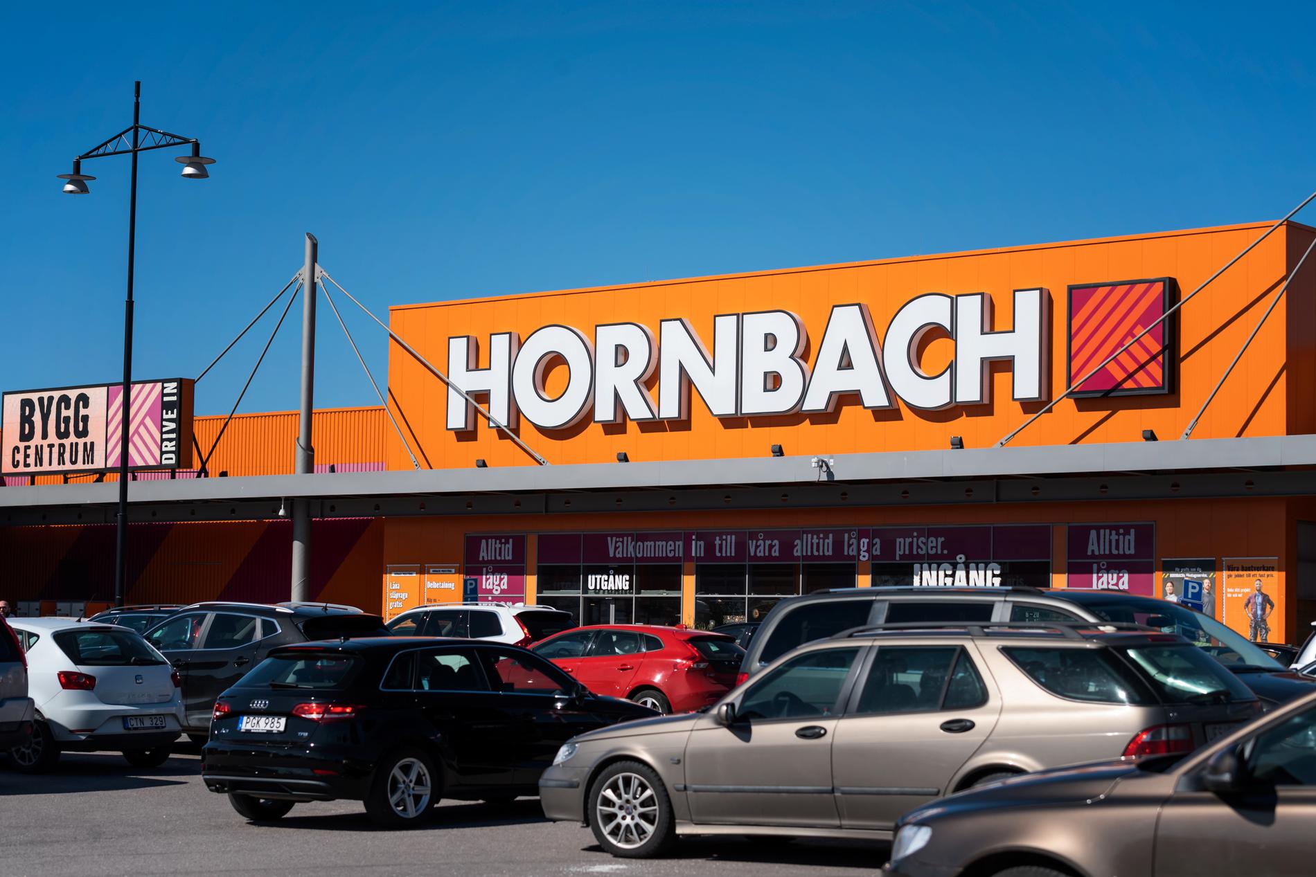 Byggvaruhuset Hornbach är en av annonsörerna på kändissajten Stoppa Pressarna.