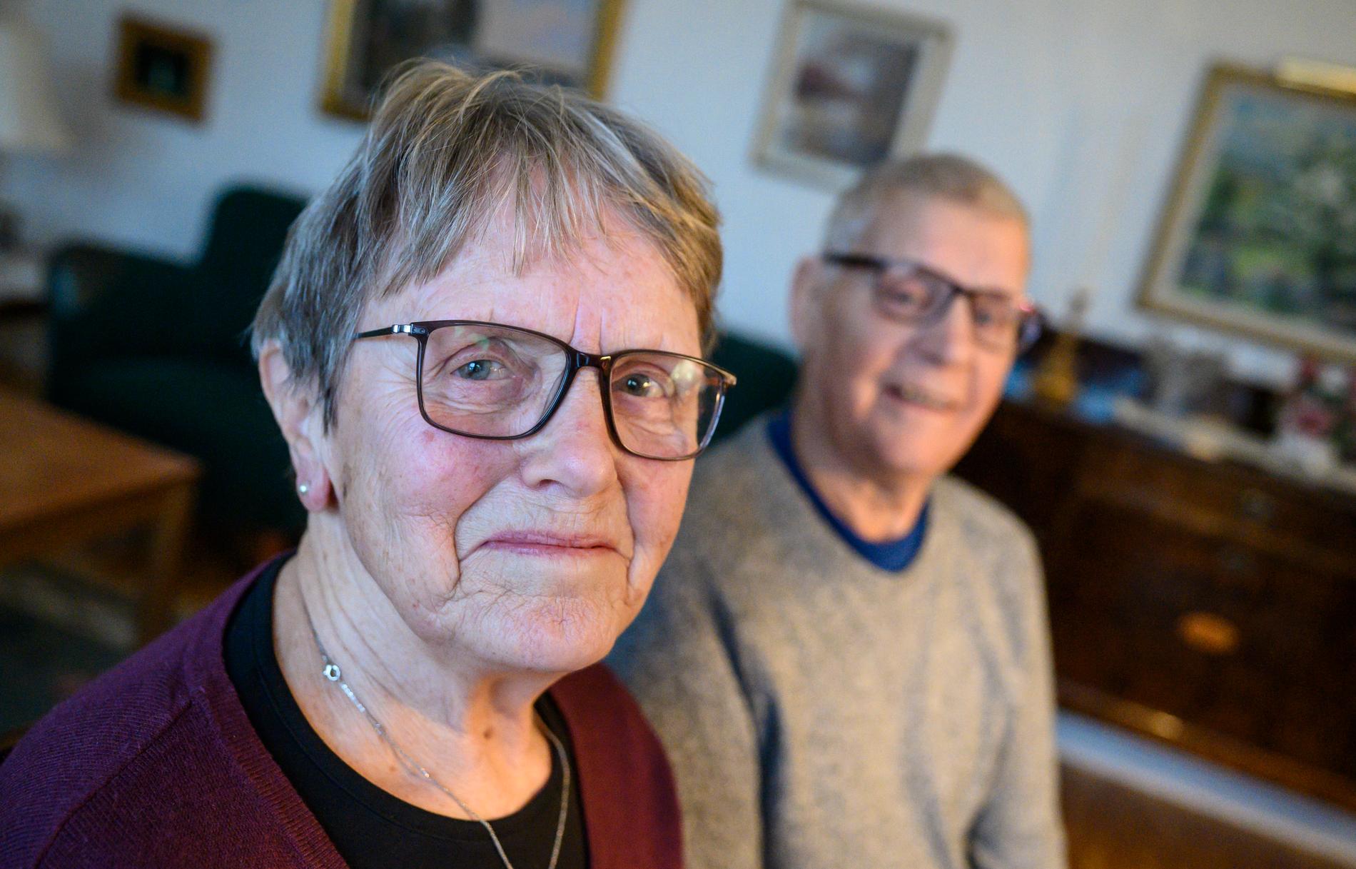 Eivor Karlsson, 81, säger att många äldre är bekymrade över vad de ska ta sig till när de inte längre kan bo kvar hemma. Maken Sven-Olof har samlat in mer än 600 namnunderskrifter mot planerna för Kostas servicehus.