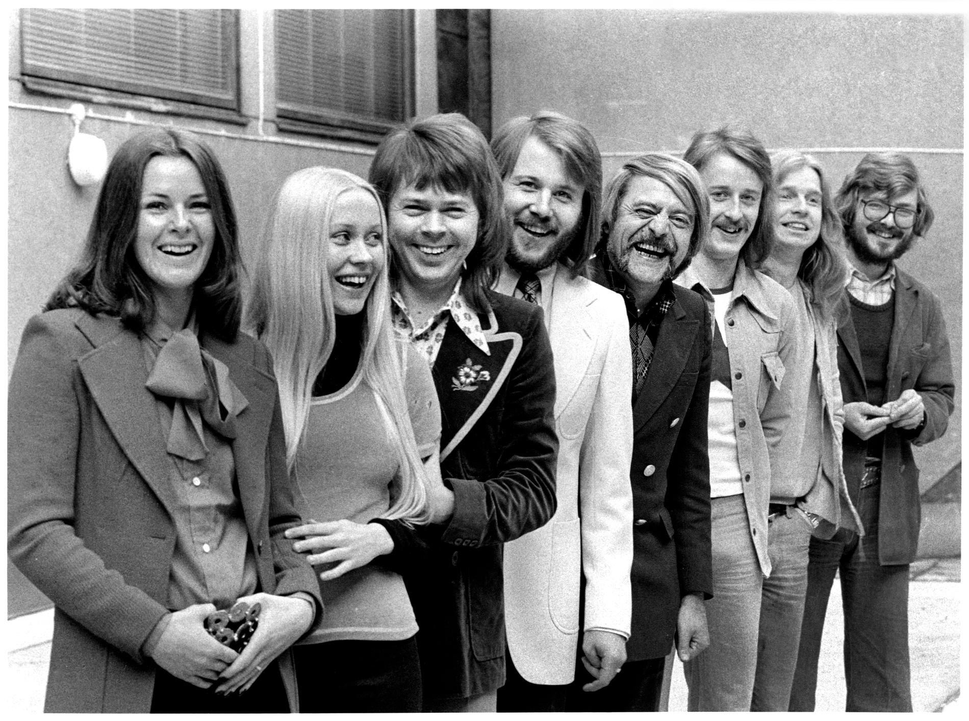 Abba 1973 tillsammans med Stikkan Anderson, Rutger Gunnarsson, Janne Schaffer och Michael B. Tretow.
