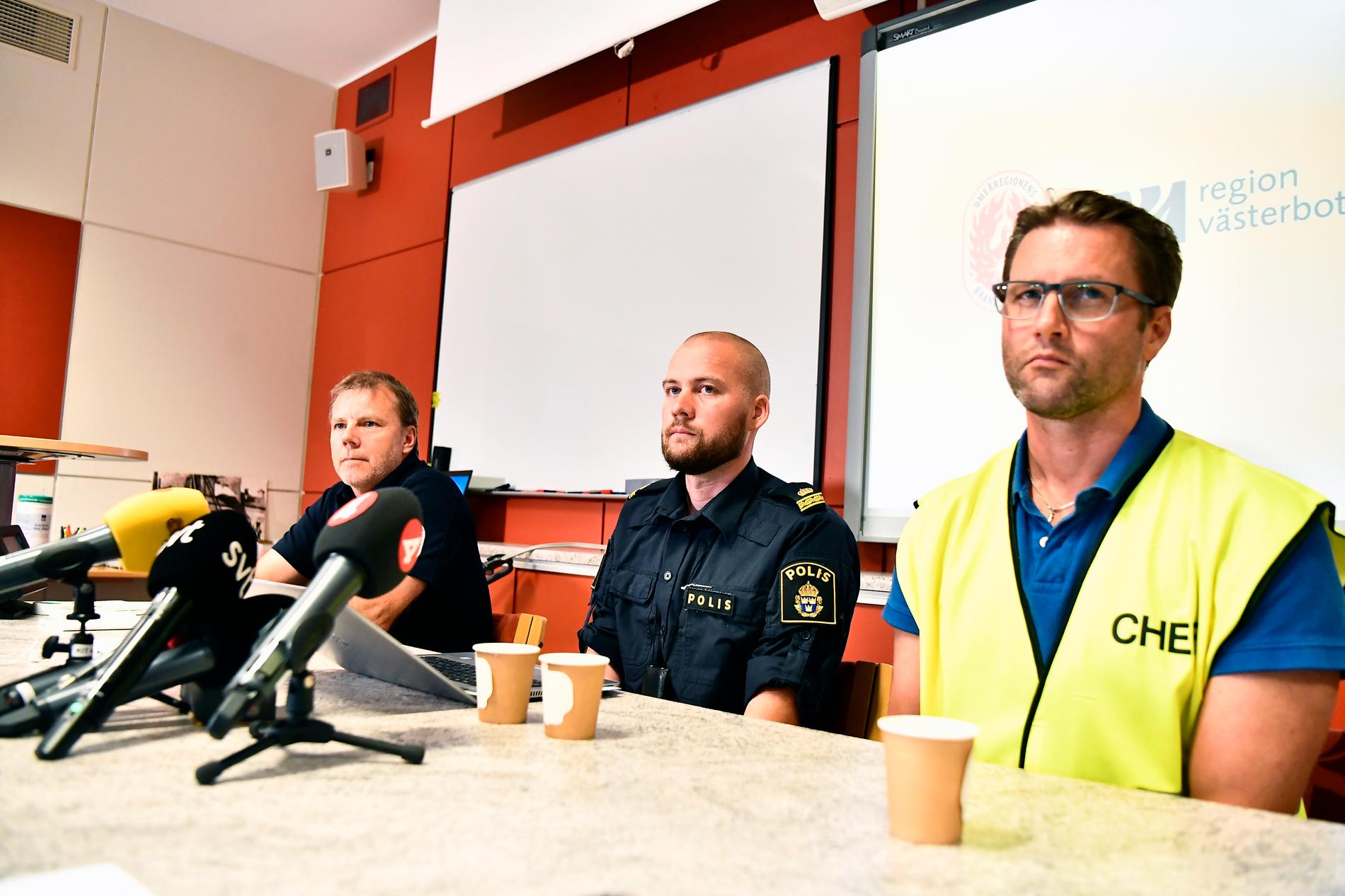 Polis och räddningstjänst höll en presskonferens under söndagskvällen. 