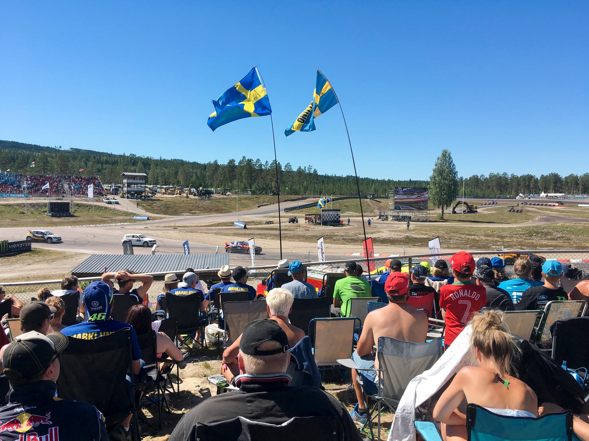 Folkfest på rallycrossen i Höljes