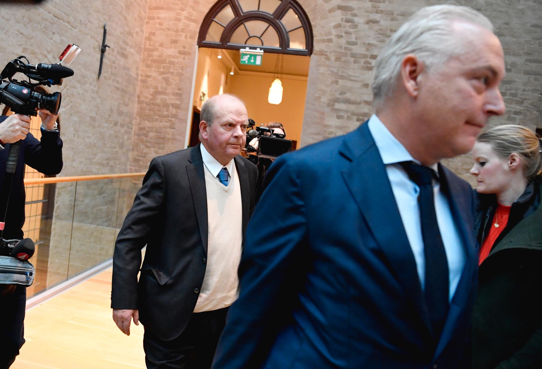 Före detta jordbruksminister Eskil Erlandsson och försvarsadvokat Johan Eriksson i tingsrätten i Stockholm i november 2019