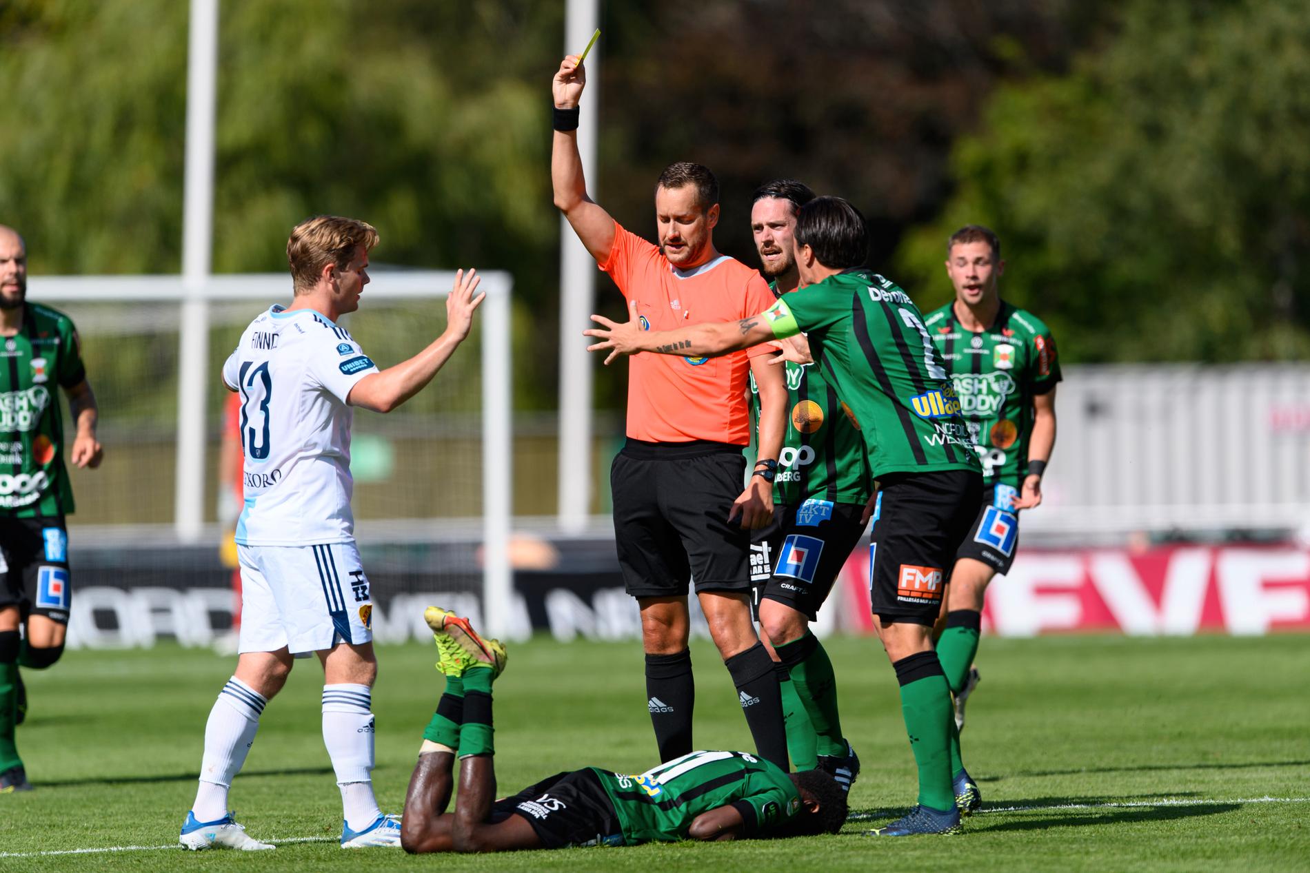 Varbergspelarna reagerar efter situationen mellan Hampus Finndell och Filipe Sissé.