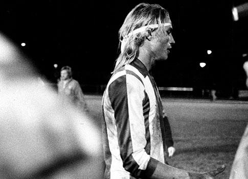 Bodström spelade fotboll i Spånga IS 1983.