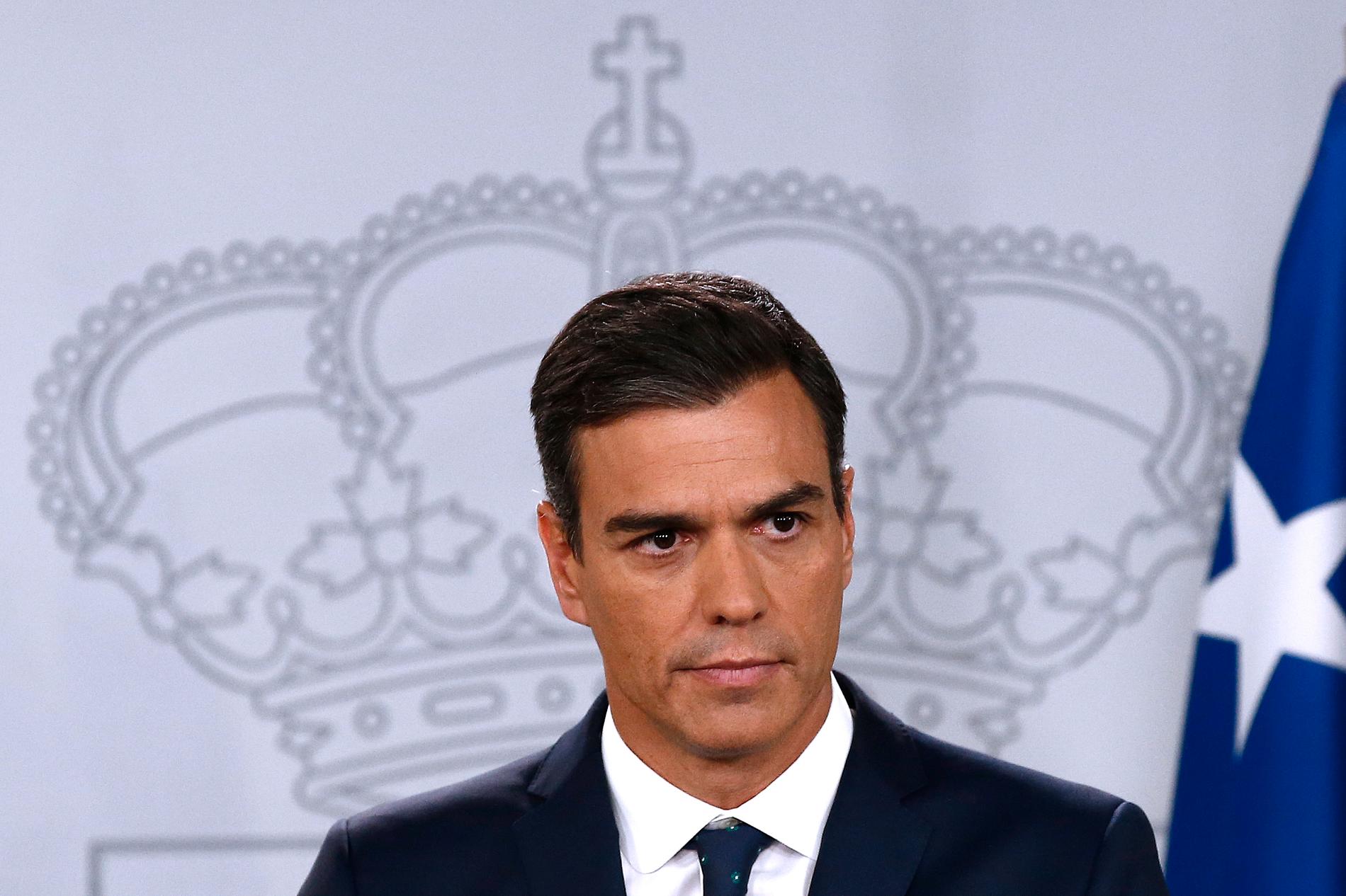 Spaniens premiärminister Pedro Sanchez ger sitt stöd till offren på Mallorca.