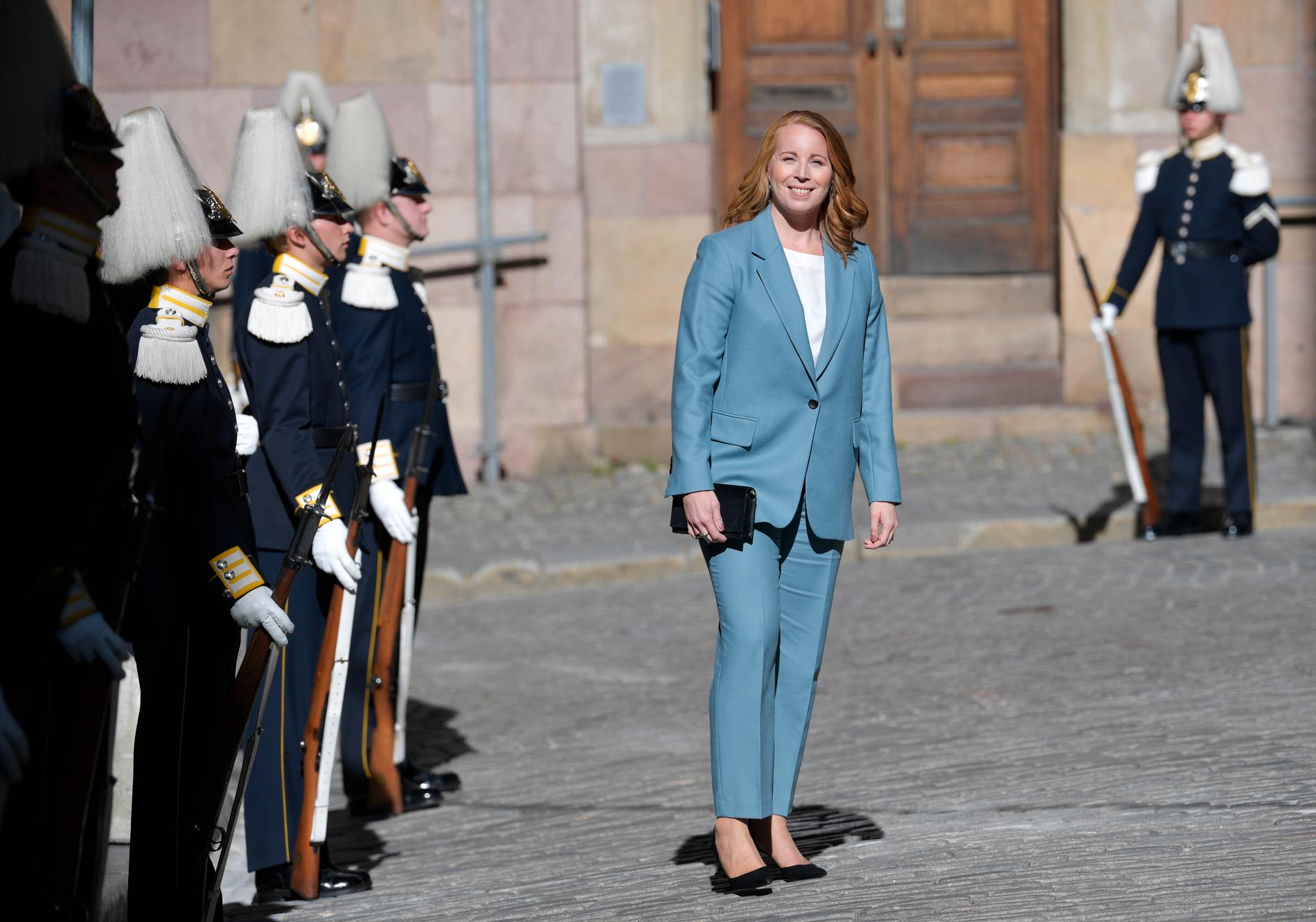 Centerns partiledare Annie Lööf anländer till gudstjänsten i Storkyrkan som hålls med anledning av riksmötets öppnande.