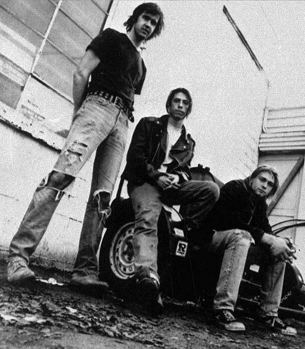 Nirvana bildades av Kurt Cobain och Krist Novoselic, och bandet fick sitt stora genombrott singeln "Smells Like Teen Spirit" 1992. Men Nirvana fick sitt slut med Cobains död i april 1994.