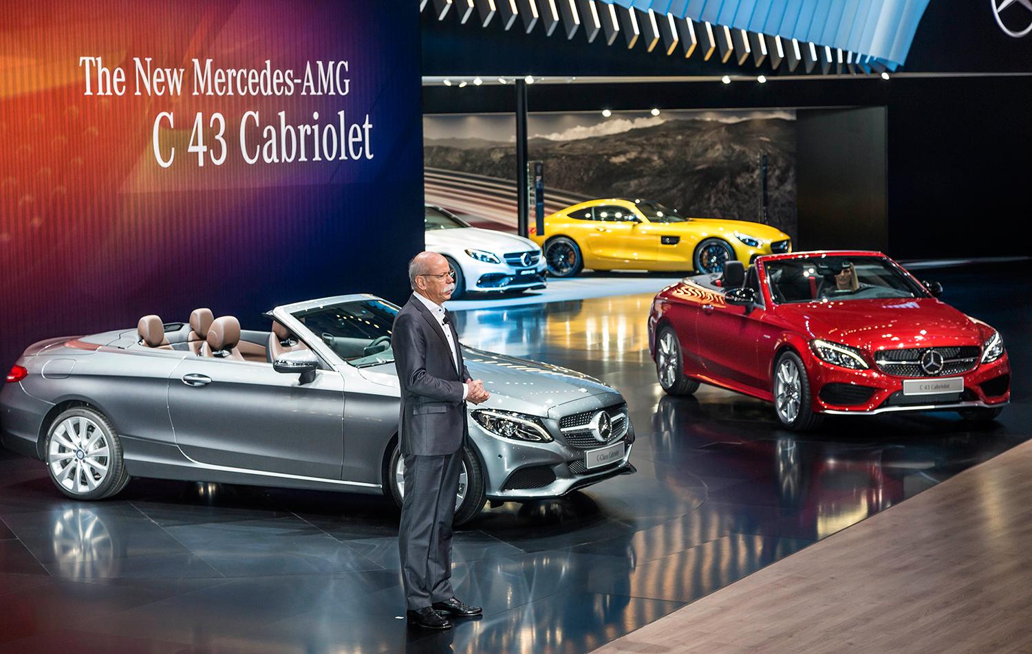 Daimlerchefen Dieter Zetsche presenterar nya C-Klass Cabriolet