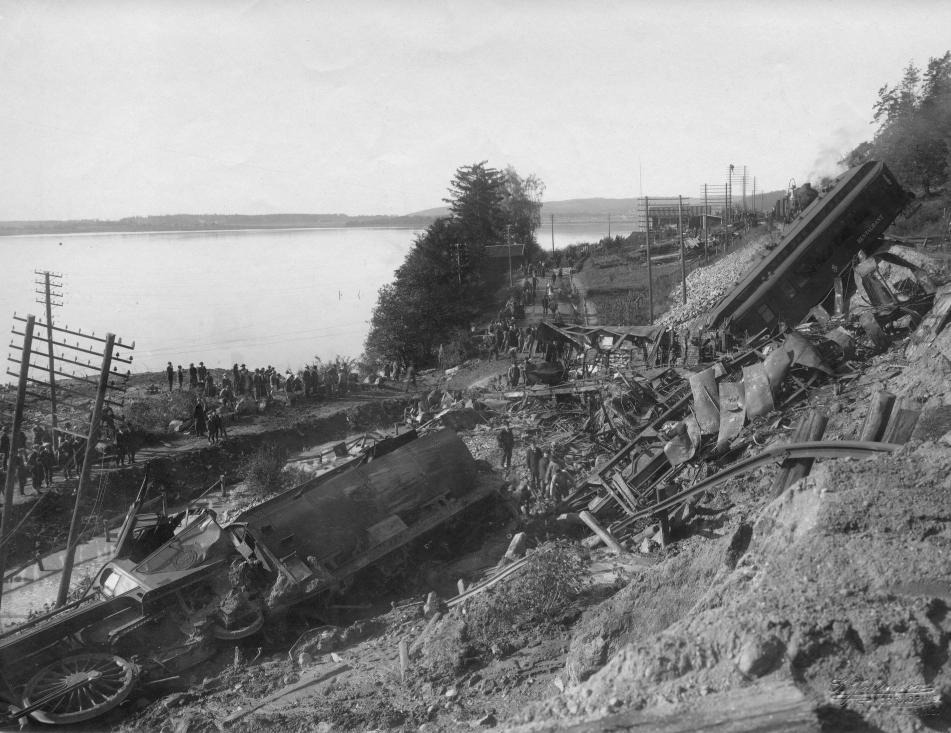 Sveriges hittills svåraste tågolycka inträffade kvällen den 1 oktober 1918 i Getå. Loket och sju vagnar störtade ner från flera meters höjd och fattade eld.
