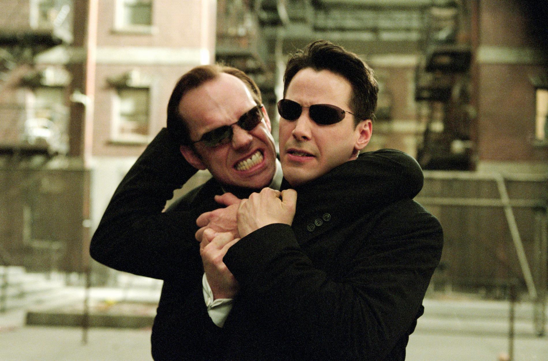 Hugo Weaving och Keanu Reeves i ”Matrix reloaded”.