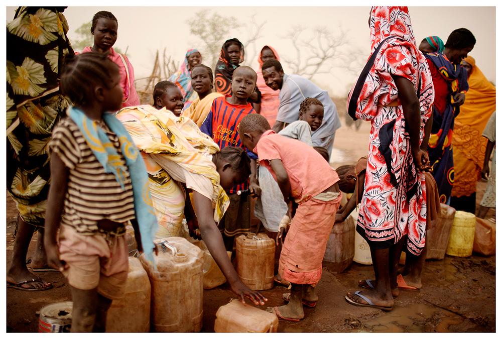 Flydde oljekriget  Oljekriget i Sydsudan drev hundratusentals människor på flykt och Lundin Petroleum pekades ut som en av de ansvariga. Många aktieägare övergav företaget, men inte SPP, som i stället investerade. Detta ogillas av SPP-kunden Läkare utan gränser, som var en av hjälporganisationerna på plats i Sydsudan.