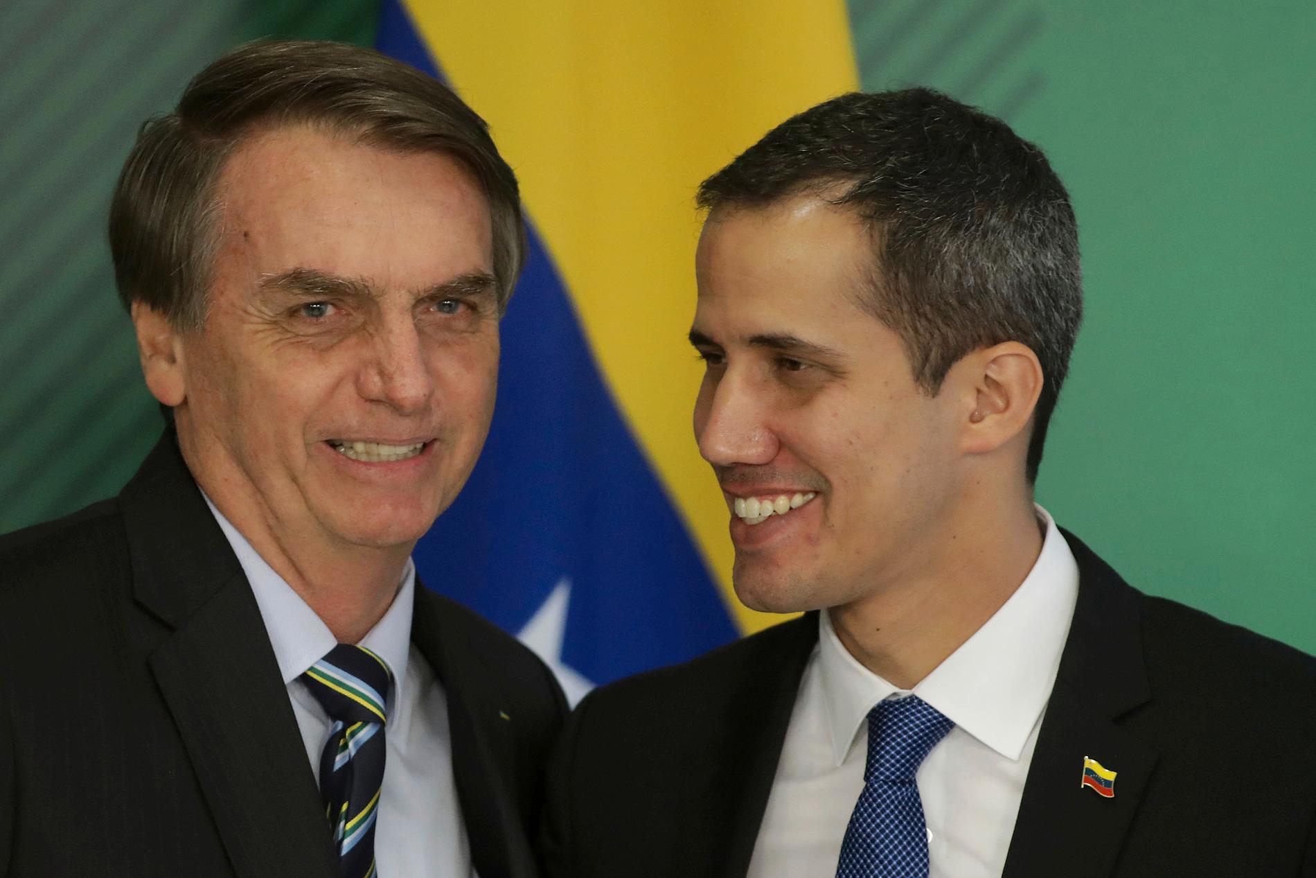 Jair Bolsonaro och Juan Guaidó vid ett möte i Brasília i slutet av februari. Liksom Donald Trump ser Bolsonaro Guaidó som Venezuelas rättmätige ledare.