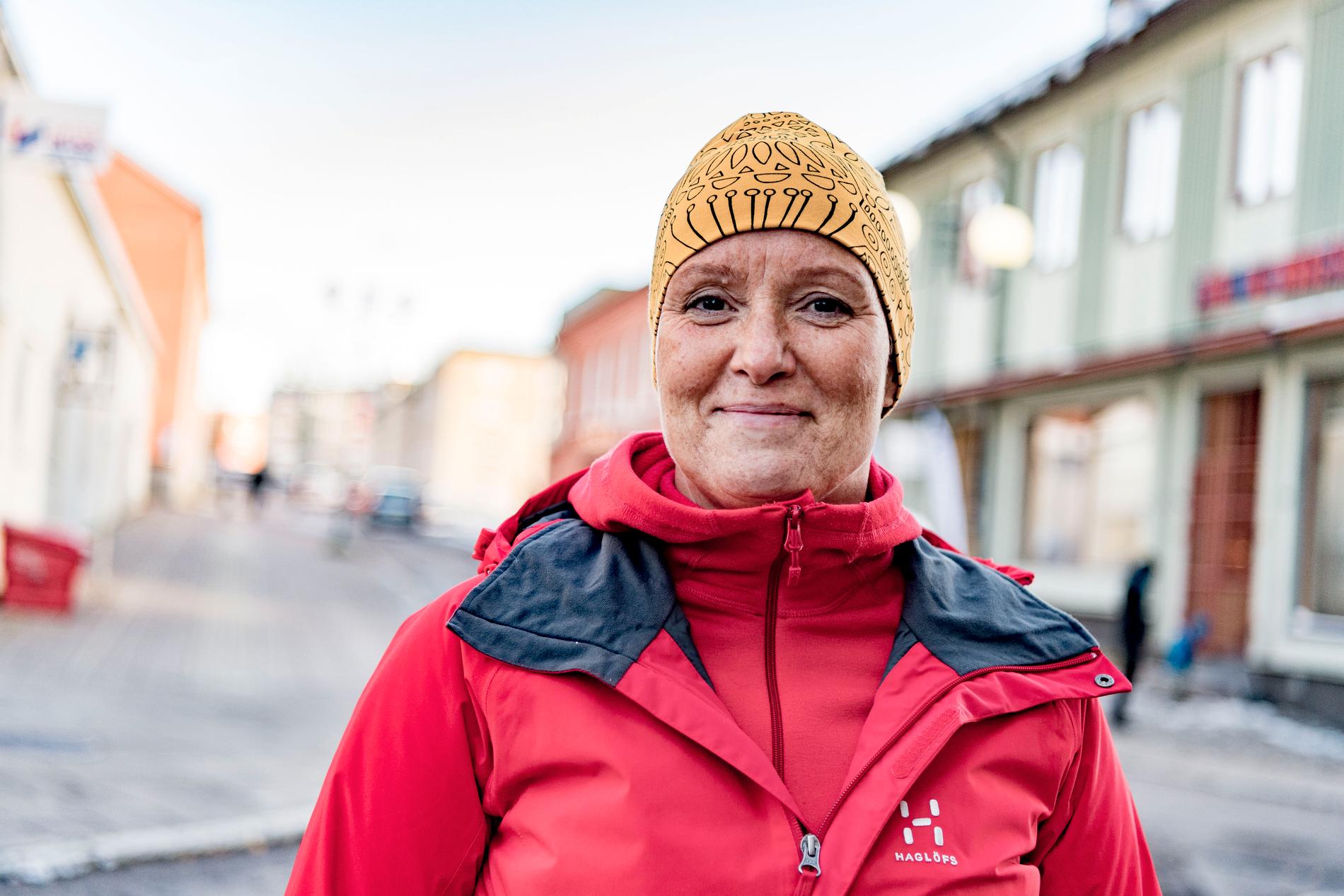Har det blivit varmare i Kiruna under din livstid? ”Ja, vintrarna kommer senare nu för tiden. Ibland är det till och med snöfritt första advent. Och kanske är det mer regn på somrarna,” säger Nina Jatko Töyrä, 47, lärare, Kiruna.
