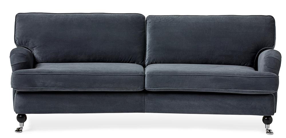 En klassiskt svängd soffa.