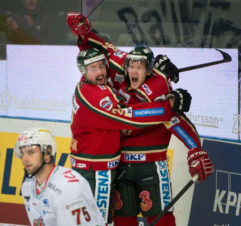 Svar på tal Henrik Tömmernäs och Pierre Johnsson jublar efter segermålet i förlängningen mot Modo.