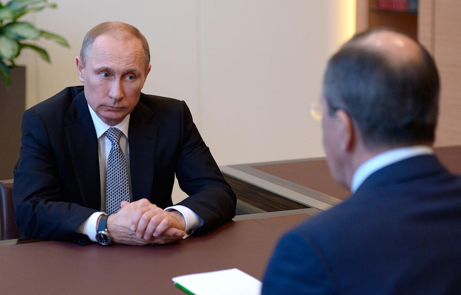 Putin med sin utrikesminister Sergej Lavrov.