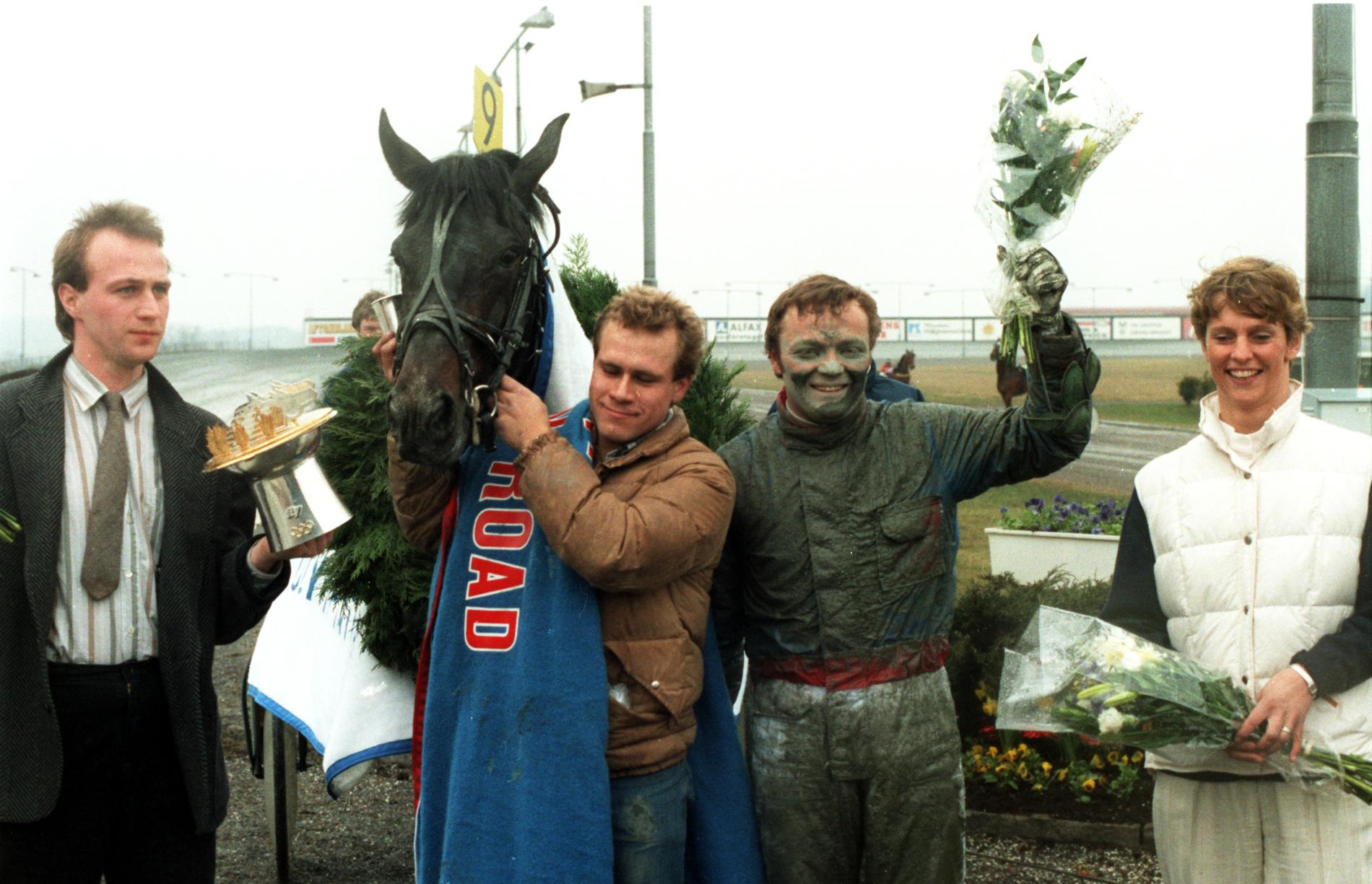 Meadow Road och Torbjörn Jansson vann 1985 och fick ta emot pris av simhopparen Ulrika Knape.