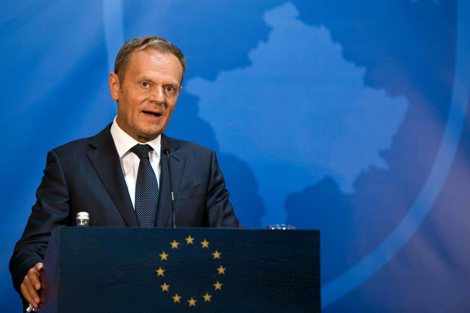 EU:s permanente rådsordförande Donald Tusk besökte Kosovo den 26 april under en snabb rundresa till de sex länder på västra Balkan som hoppas på ett framtida EU-medlemskap. Arkivfoto.