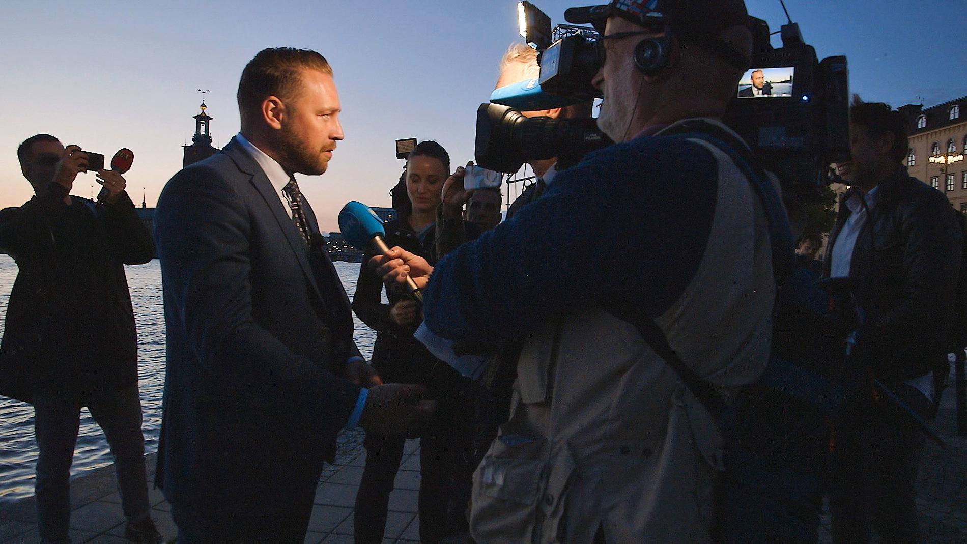 Mattias Karlsson, som lämnar posten som gruppledare för SD för att starta en konservativ tankesmedja, porträtteras i en SVT-dokumentär.