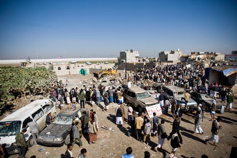 Överlevare efter en saudisk flygräd nära Sanaa Airport i Jemen
