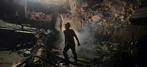 Fabriksras  Minst 1127 personer omkom när textilfabriken Rana Plaza i Bangladesh kollapsade i arpil i år.