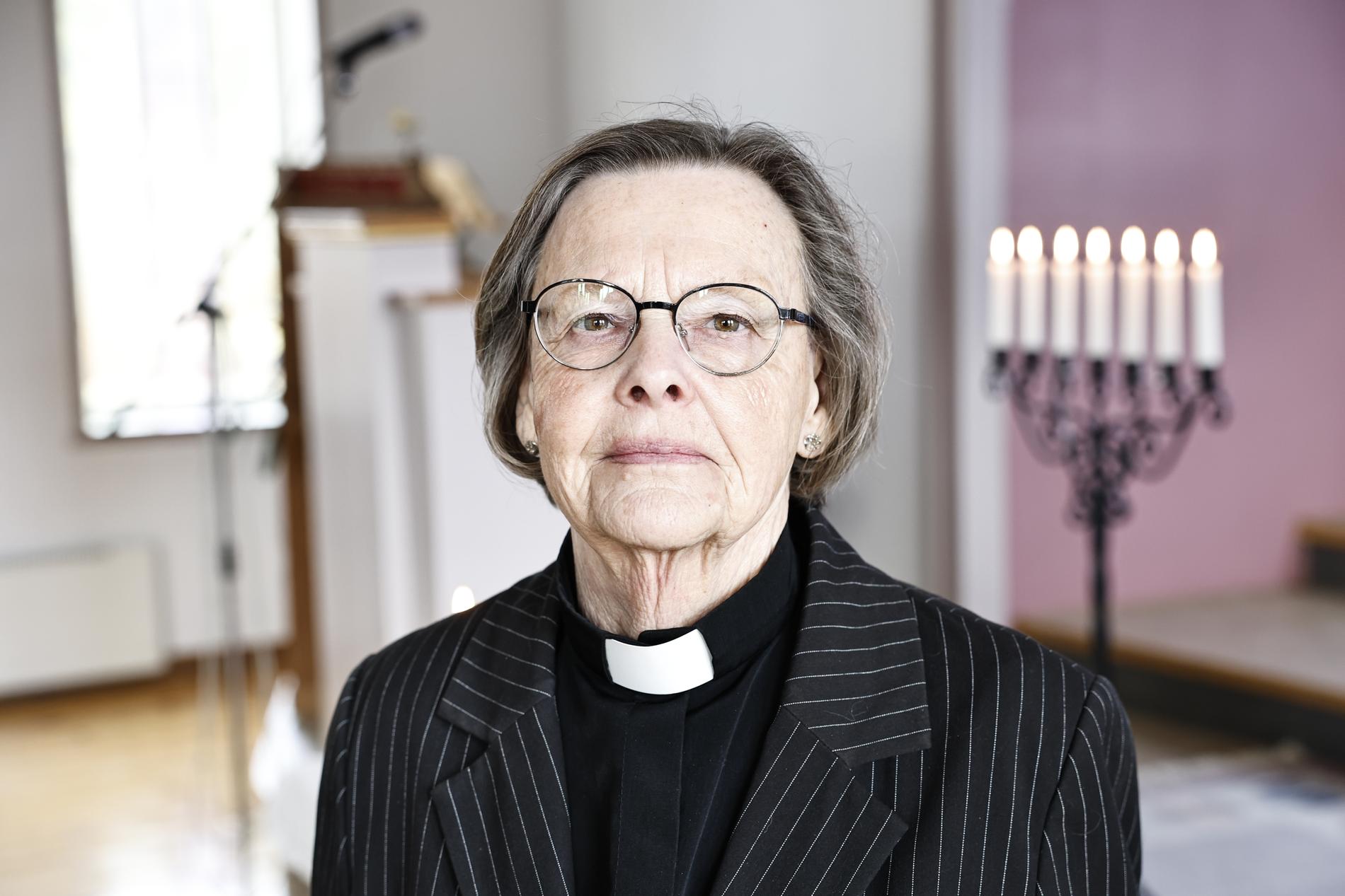 – Vi finns här för boende som vill tända ett ljus, säger prästen Maud Nimheim Ottosson.